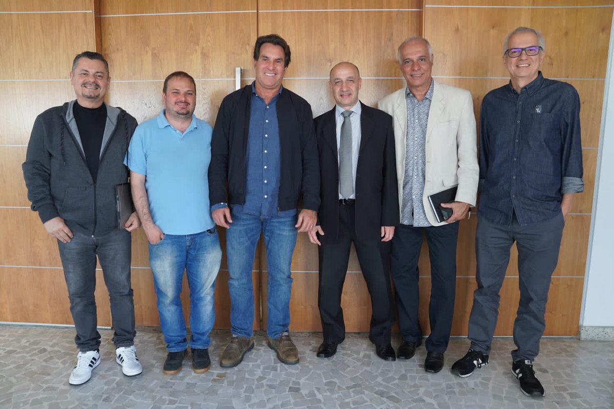 ACEPR6's tweet photo. Representantes da ACEB estiveram presentes na sede da CBF na manhã desta terça-feira (30) para uma reunião com o diretor de comunicação, Rodrigo Paiva. O presidente da ACEP e diretor de credenciamento da ACEB, @greysonassuncao , participou do encontro.

Foto: Leandro Lopes/CBF https://t.co/ak6qEvlemG