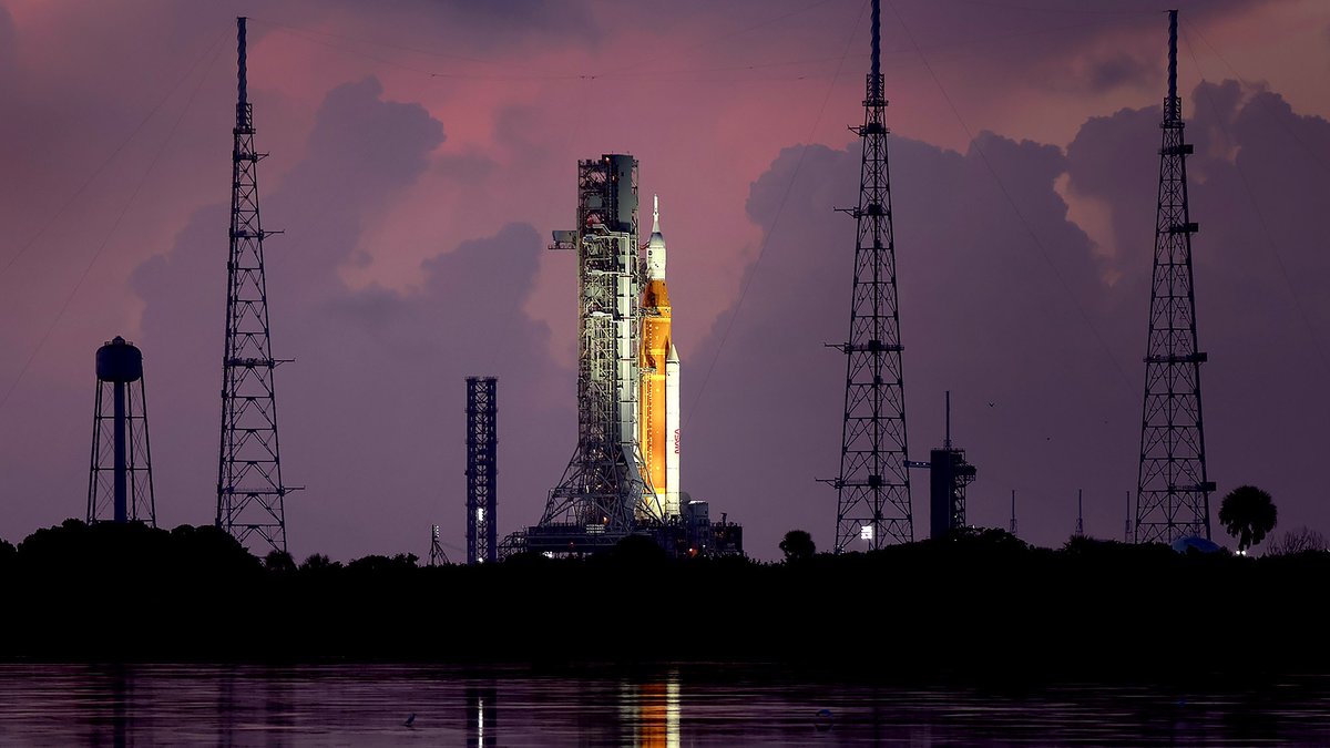TheOnion's tweet photo. NASA Delays Artemis Launch After Rocket Gets Scared https://t.co/9BNtSAVAL9 https://t.co/DX11Y7pgXN