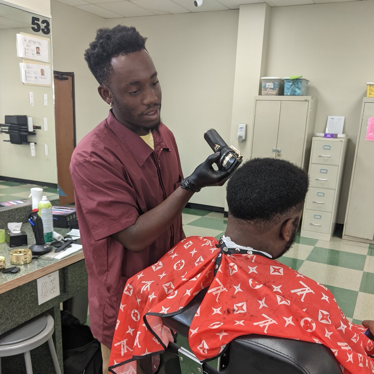 KeAndre Montgomery servicing a client!