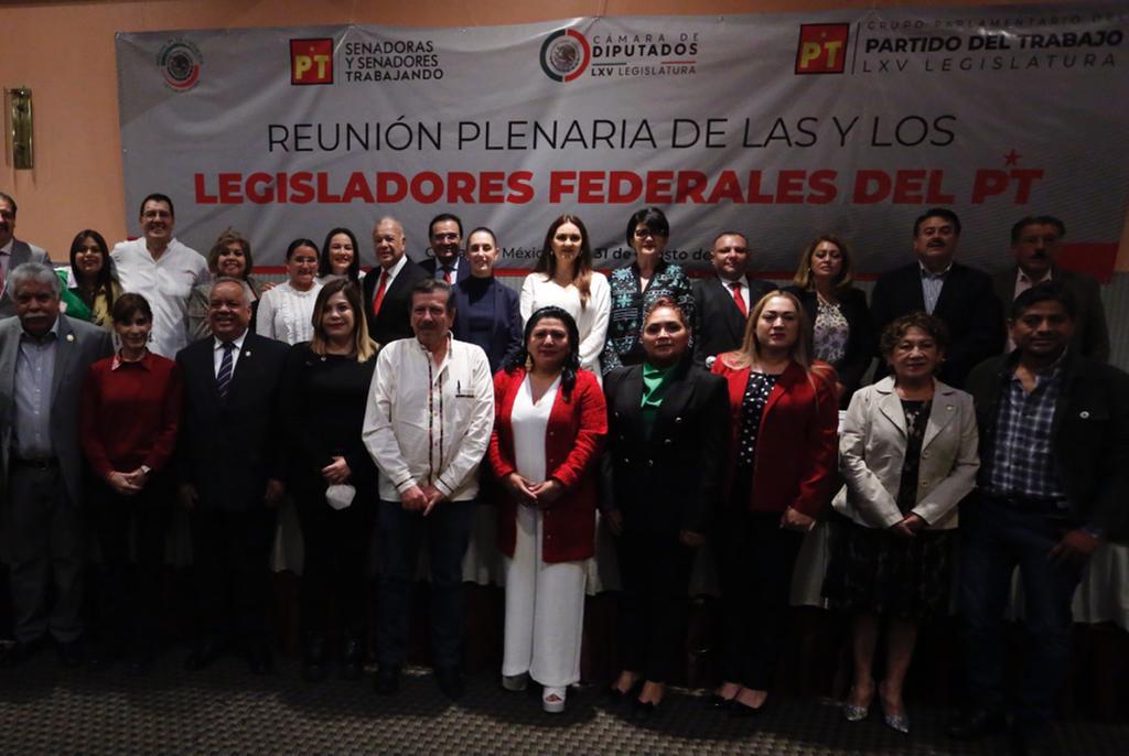Claudiashein's tweet photo. Agradezco la invitación a la Reunión Plenaria del GP del @PTnacionalMX. Son compañer@s de lucha, y grandes aliad@s, pues representan los ideales de izquierda de la Cuarta Transformación. 

Su labor ha sido fundamental para lograr la nacionalización del litio en el país. https://t.co/ktzEso6ZUk