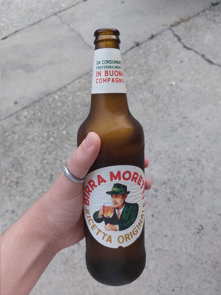 jacopoformia's tweet photo. @myo75ho @Enrzak Cin 🍻 https://t.co/gti6274xd7