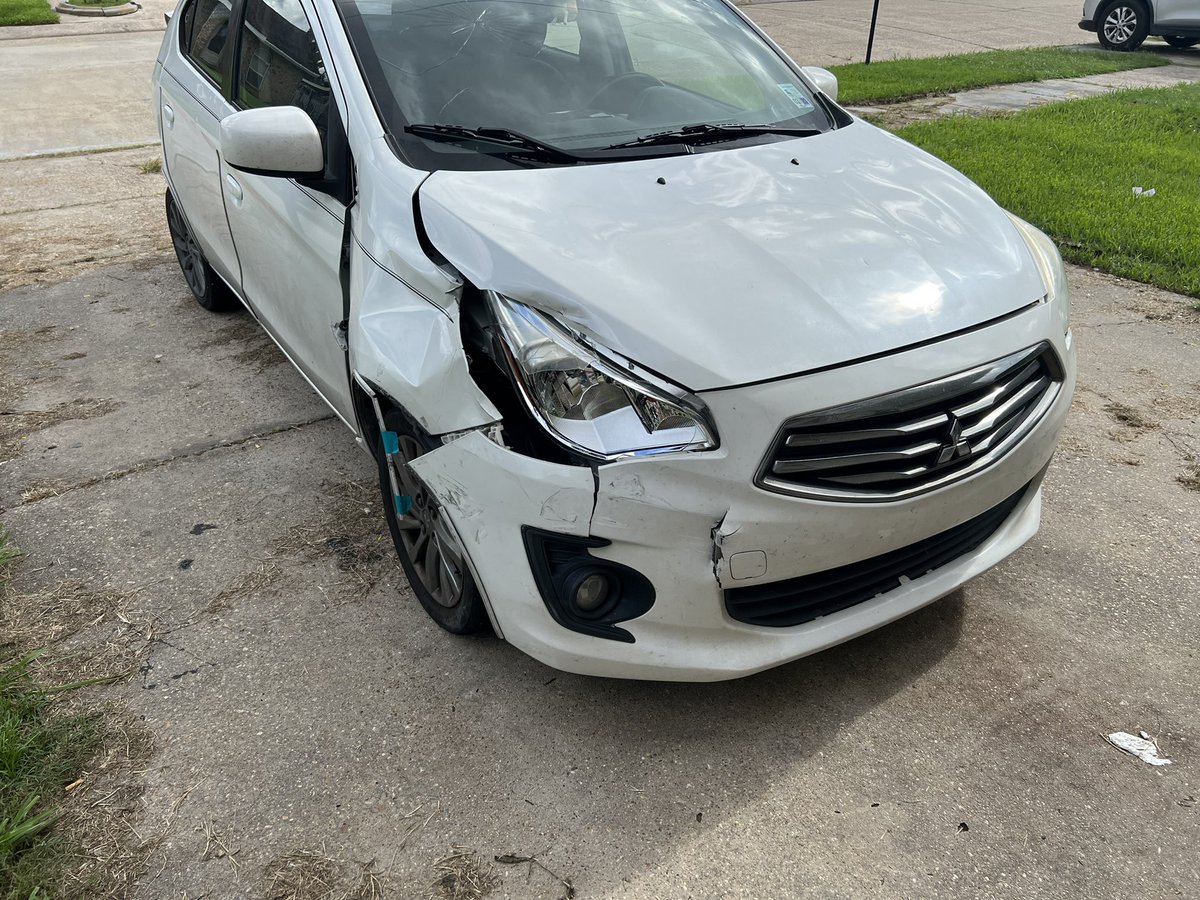 thealienpotato_'s tweet photo. @pulte This is our car we really could use the help😭 I have no way to work or a store. Everything is an hour walk away from me https://t.co/plN3Lcp2bw