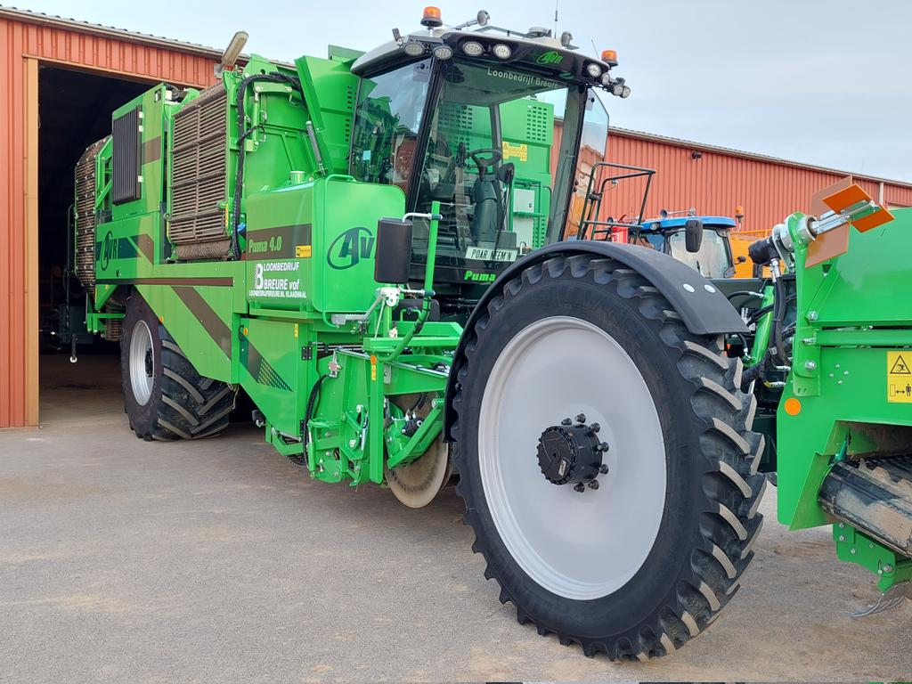 AdwinBreure's tweet photo. Klaar voor @Aardappeldemo westmaas @AVRmachinery @LoonbedrBreure https://t.co/x0lu1lLyJZ