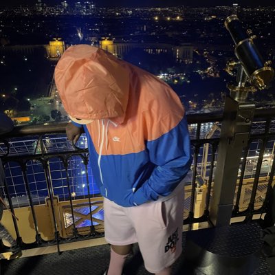 Only1RB's tweet photo. #NewProfilePic #Paris #France #EiffelTower #Europe #Nike https://t.co/0vfaZe1IlH