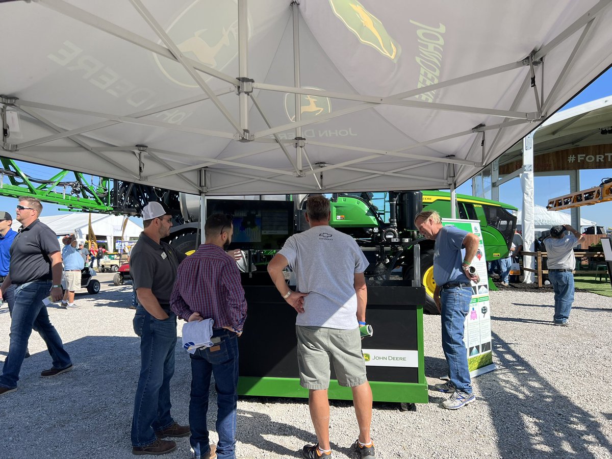 guthland's tweet image. At Farm Progress, Boone, Iowa John Deere Apply  #ExactApply #Hagie @dfoxmulder #seeandspray with @NickFleitz and Keith Wilcox. Come by and see what is new.