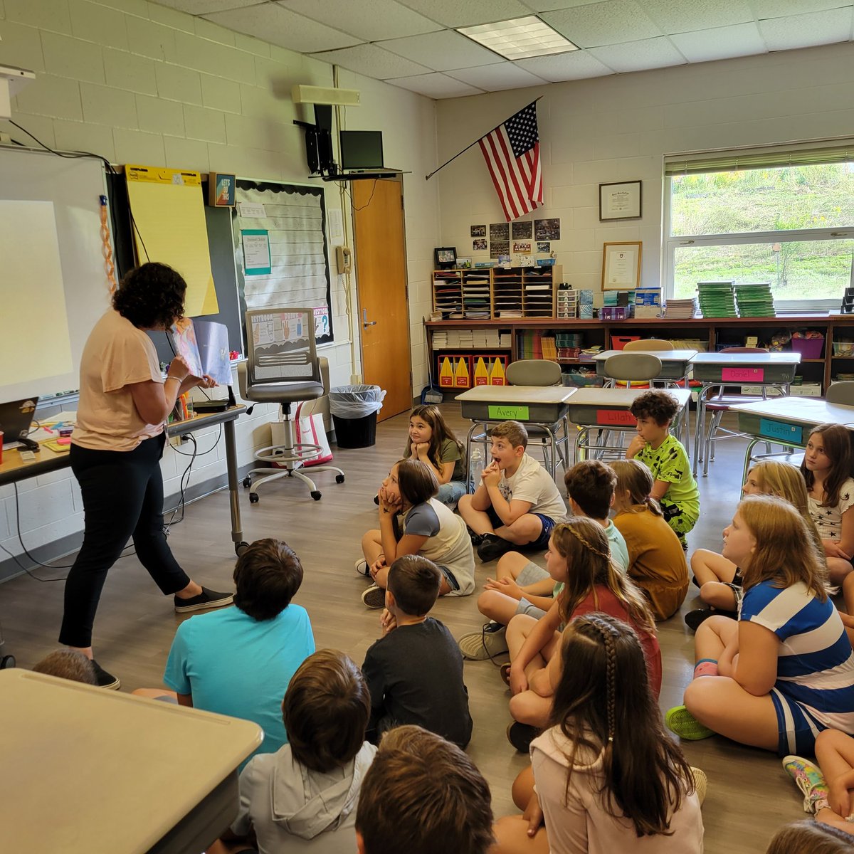 CHCSprincipal's tweet photo. Welcome back to CHCS! #firstdayfun https://t.co/0l4CpoiOb9