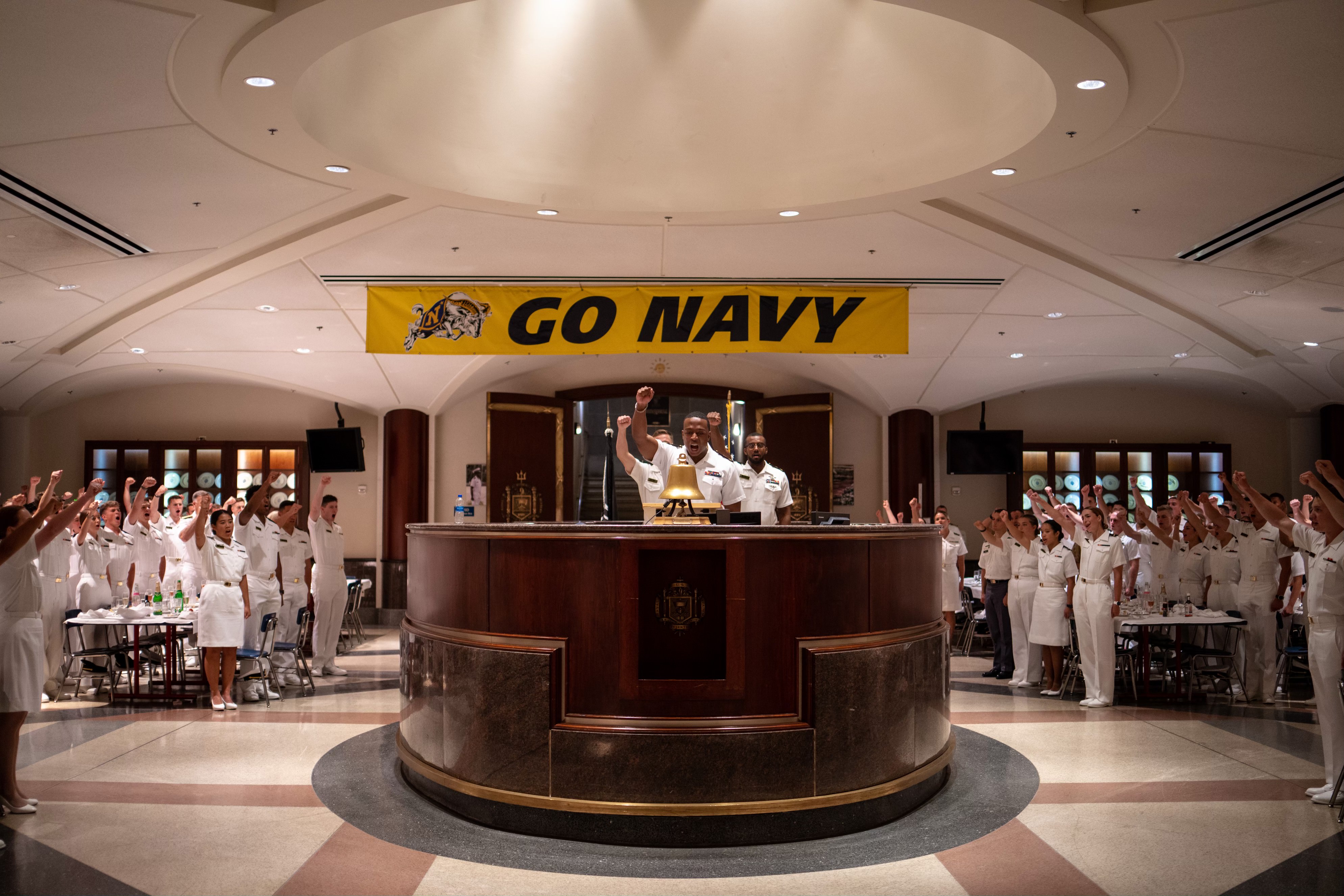 u-s-naval-academy-on-twitter-last-week-the-brigade-had-dinner-in