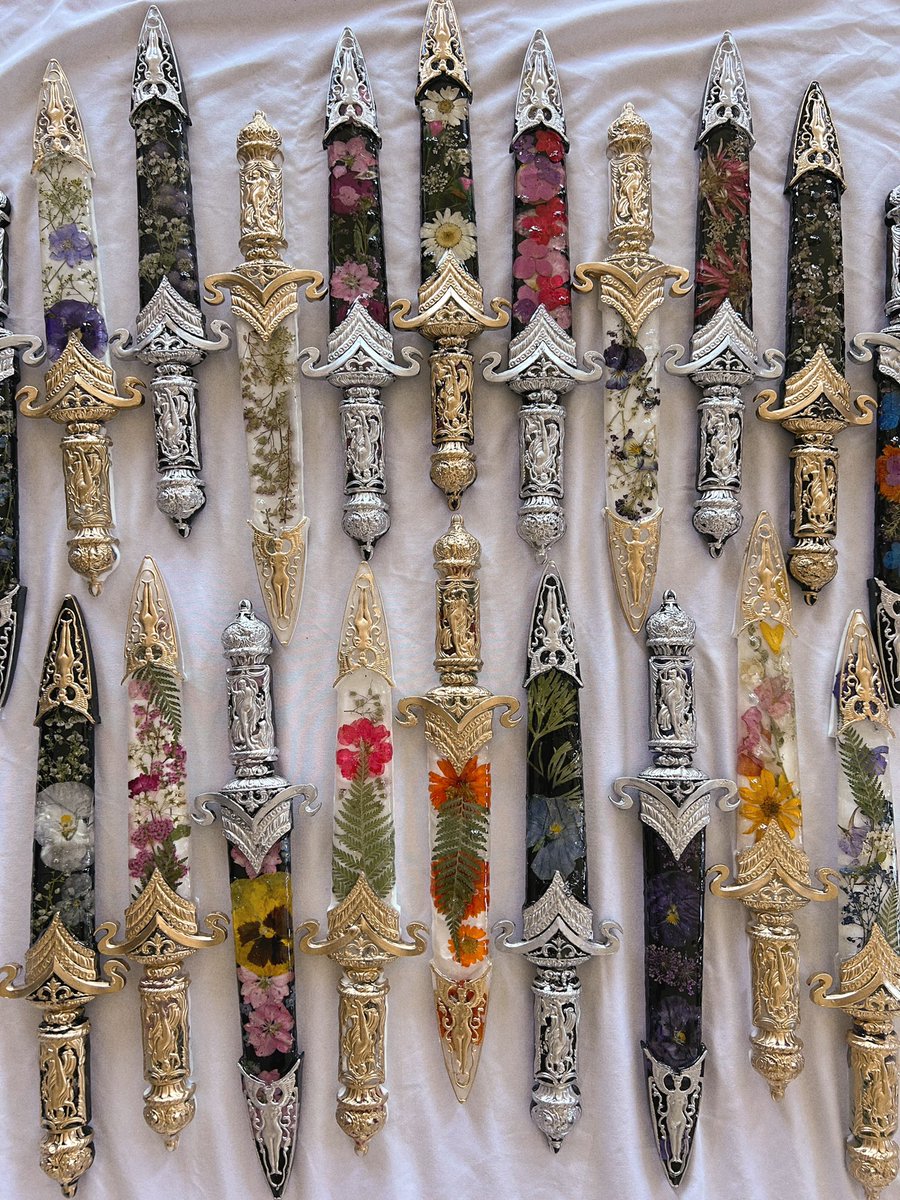 so who is getting a dagger tomorrow???