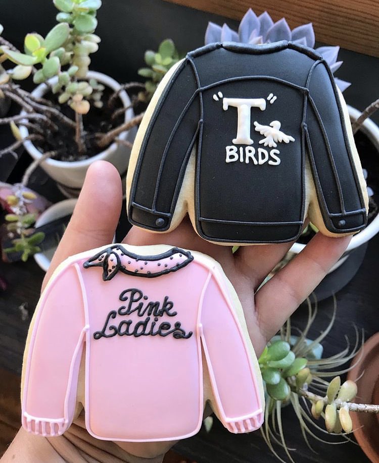 drivein32's tweet photo. Your amazing cookie options for this Labor Day weekend thanks to @handcraftedcookies ! GREASE is Fri &amp; Sat, THE OUTSIDERS is Sat (2nd movie) &amp; Sun. Info &amp; Tix at https://t.co/zcByQ5Jqk3 https://t.co/8n9JNbzEym