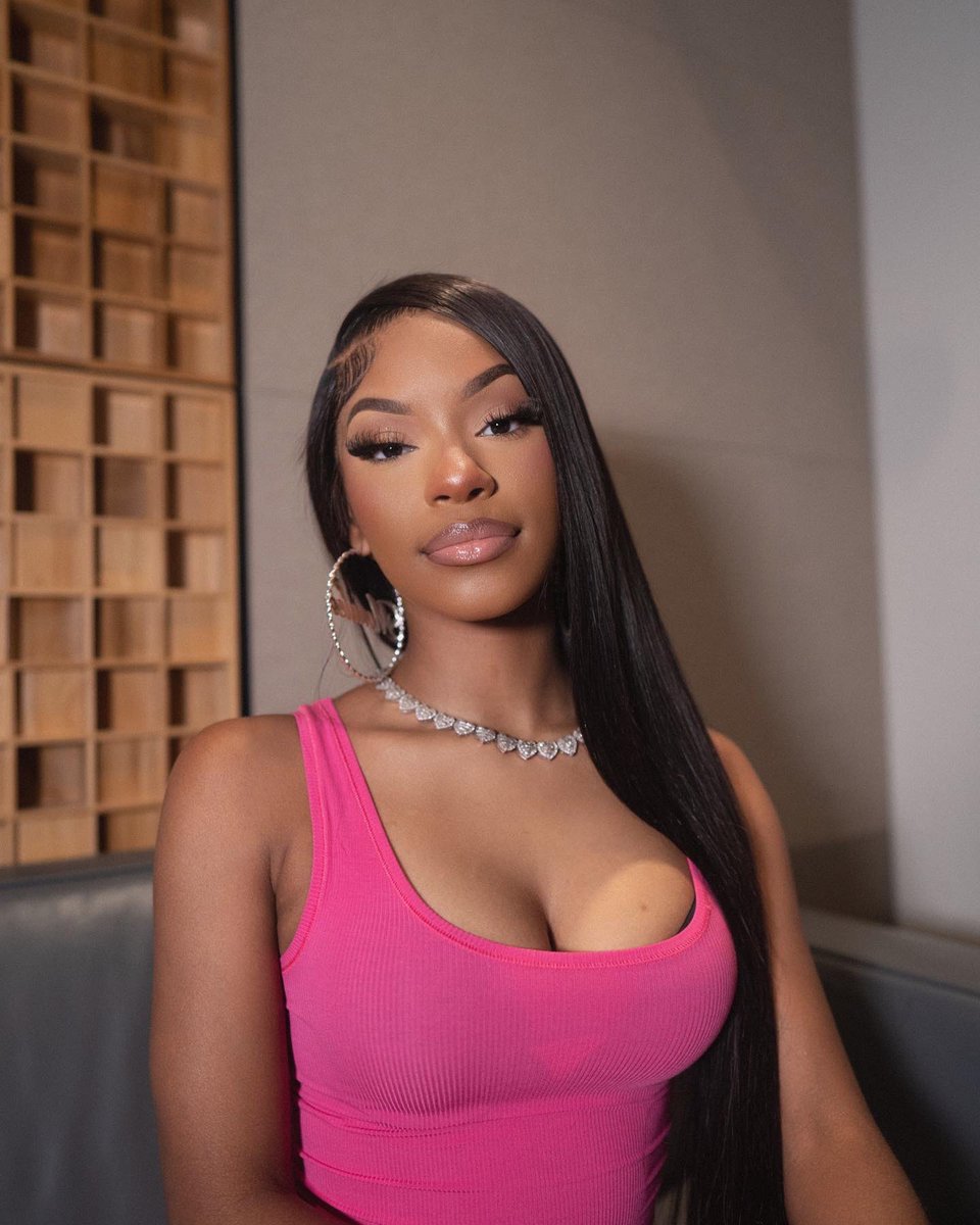 MONALEO 🎀 (@themonaleo) on Twitter photo 