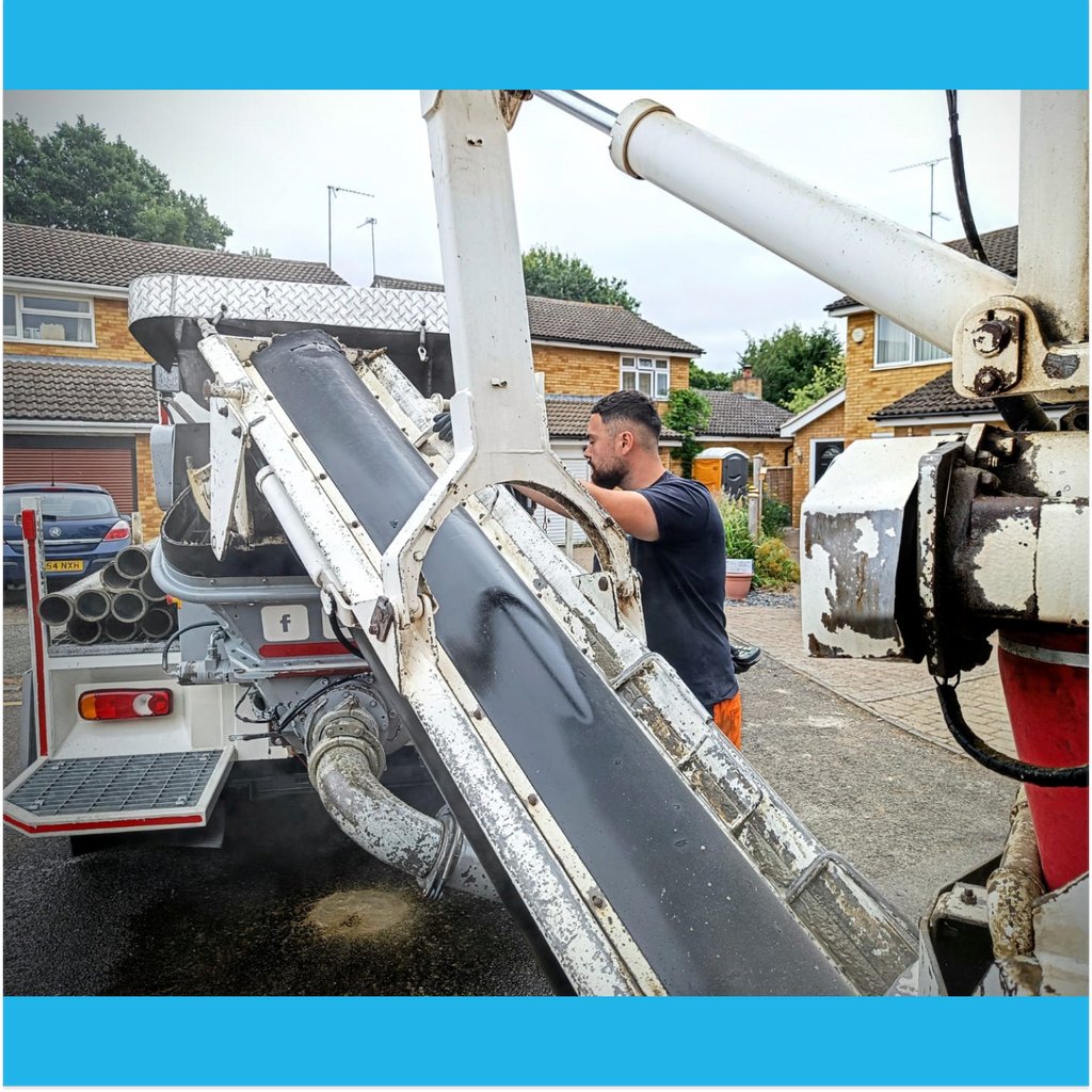mstrmixconcrete's tweet photo. The team headed to Luton to pump these footings for a domestic project πͺ
#MastersOfTheMix #onthetools #construction #building #structure #concretepumping #concrete #constructionlondon #workbootson #tradetalk #London #concretelinepump #linepump https://t.co/ARdEN4lP94