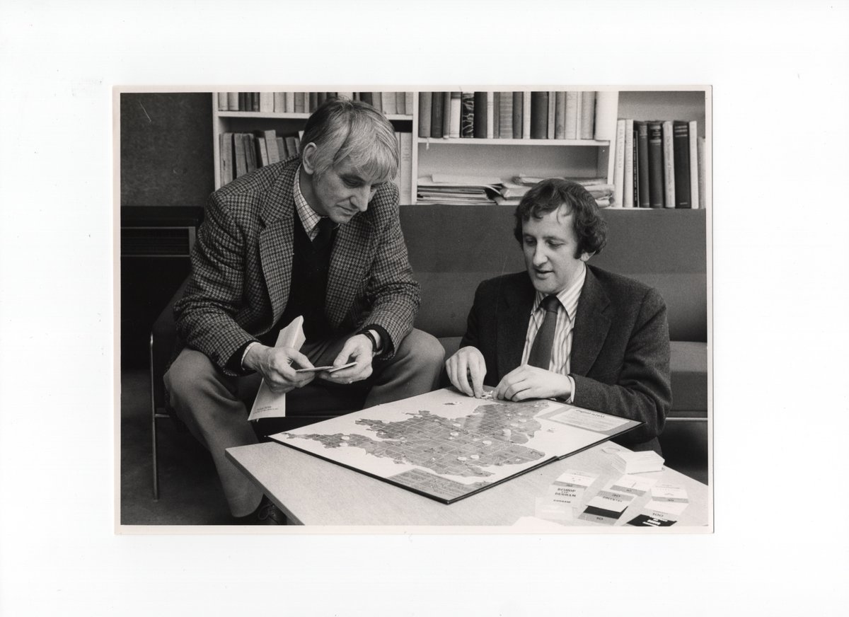gibsons_games's tweet photo. Kingmaker was designed by the legendary Andrew McNeil, who first began to develop the game in 1962, whilst studying at St Catherine's College, Oxford University. Here's a photo of Andrew himself, with a copy of the iconic game 👑
#kingmaker #kingmakerrelaunch #kickstarter https://t.co/7WKyyKEmyK