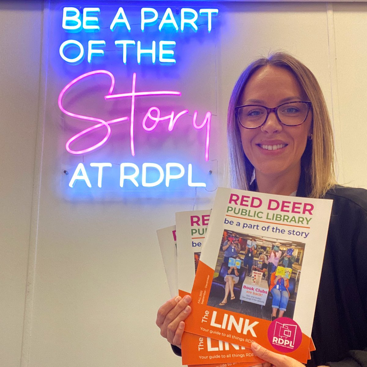 rdpl's tweet photo. Hot off the press! Pick up a copy of our fall program guide at any branch, or view it online at https://t.co/MrDFmH1R65 🎉
#reddeer #yqf #beRDPL https://t.co/S7Qj44fjGT