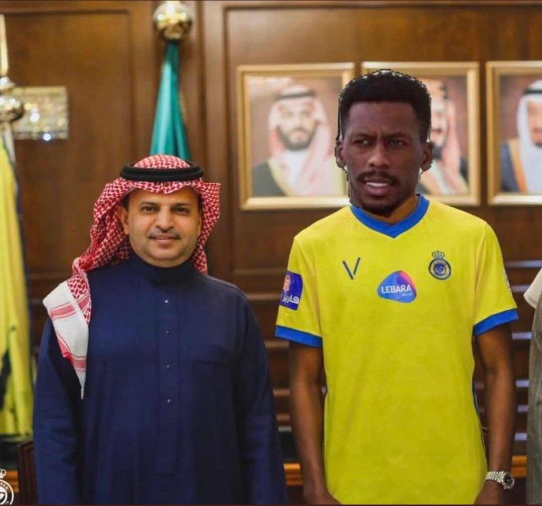 أخيراً وبعد إنتهاء القضيه نادي #النصر يقوم بنشر صور التوقيع مع محمد كنو 👏🏻👏🏻

#كنو_هلالي_اول_وتالي #الهلال
#فهد_بن_نافل #مسلي_آل_معمر