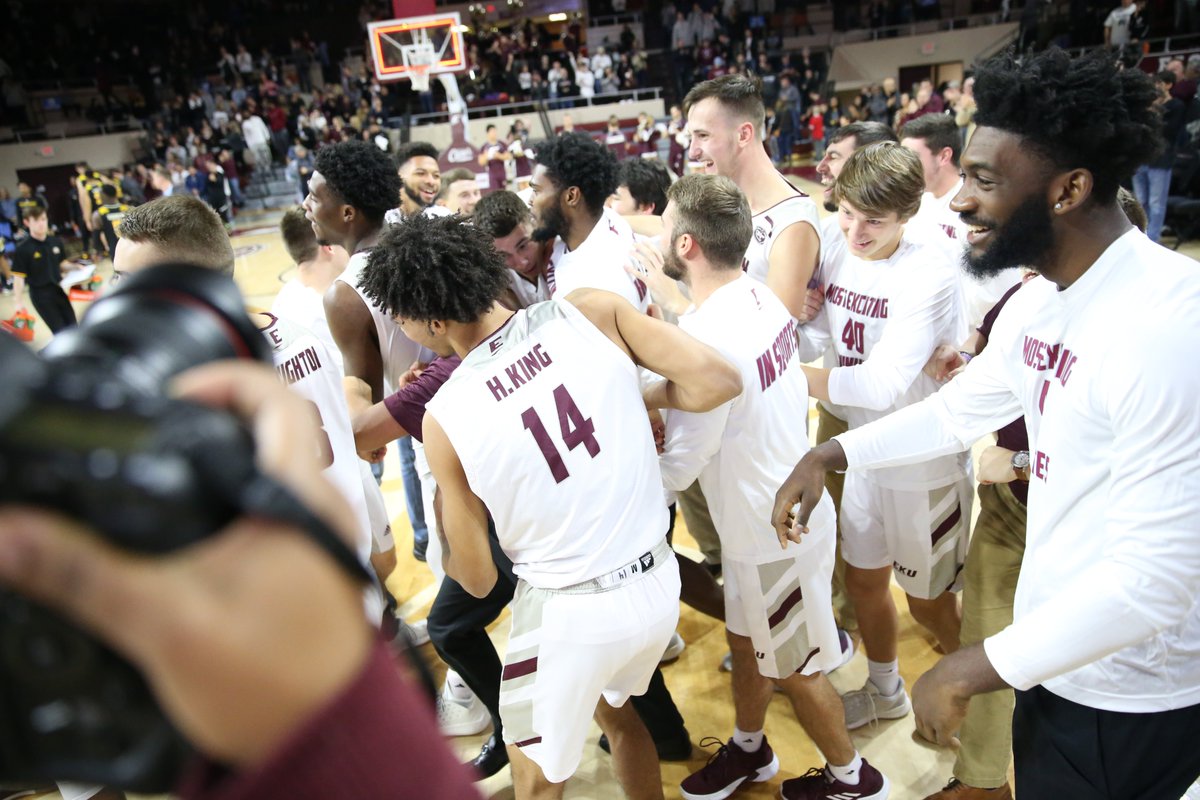EKUHoops (@ekuhoops) on Twitter photo Remember that time <a href="/1nmay0/">Nick Mayo</a> hit a baseline jumper to beat NKU in 2018?
And McBrayer Arena went wild ... Remember that time <a href="/1nmay0/">Nick Mayo</a> hit a baseline jumper to beat NKU in 2018?
And McBrayer Arena went wild ...