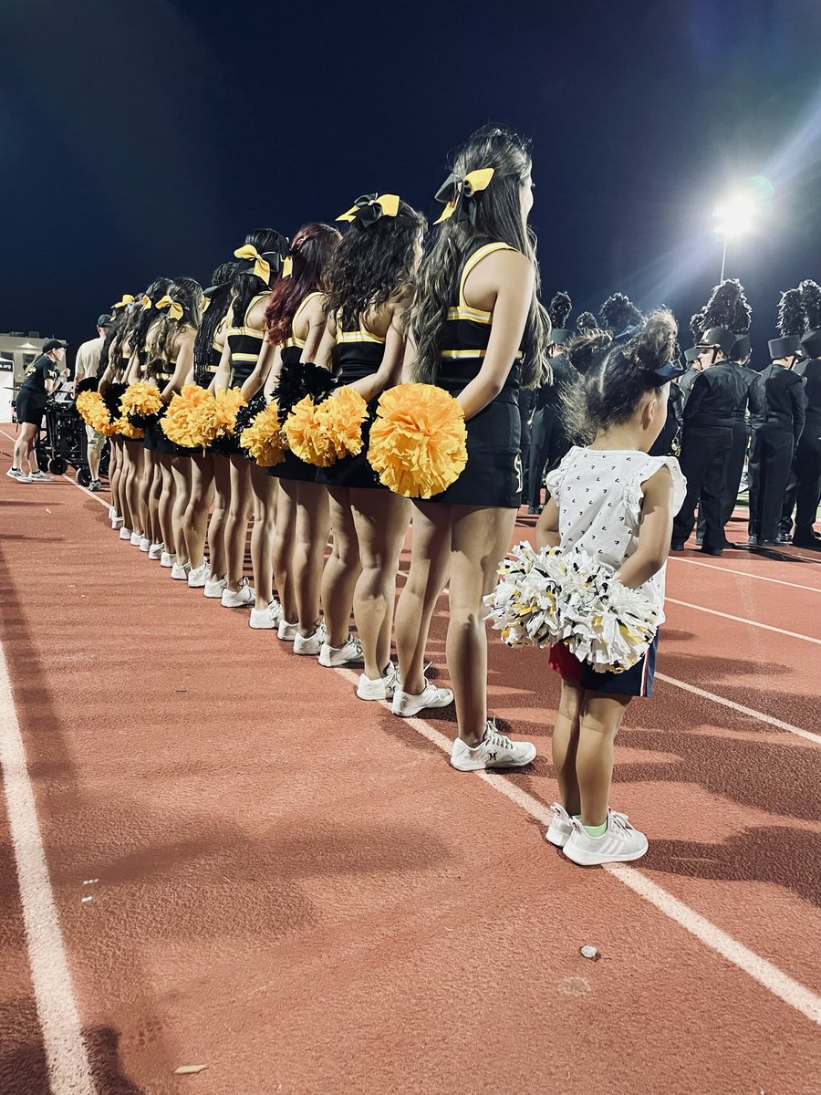 ParklandCheer's tweet photo. Moments like this are why we do it.. ๐ Thereโs always someone looking up to you! Children are great imitators, so give them something great to imitate ใฝ๏ธ #BeaMatador
@phsmats
@JSalgado_PHS
@leighadrian
@_coachbailey https://t.co/KXo35lOr5o