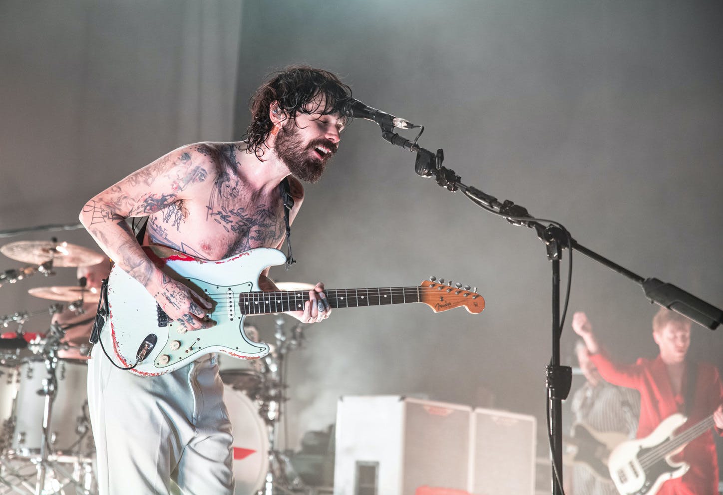 Wishing a very happy birthday today to frontman Simon Neil  : 