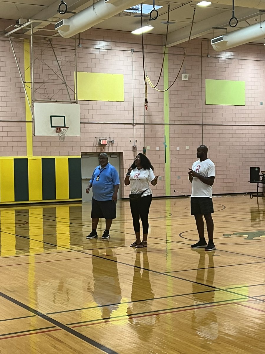 ThatPeterGannon's tweet photo. The Reddish Family Foundation led by @drzreddish greeting the families here at Giffen tonight.  @camreddish is here to hand out backpack and school supplies — making sure everyone gets off to a great start. Thx to Councilman Johnson for putting it together. https://t.co/NwGh8o4xZe