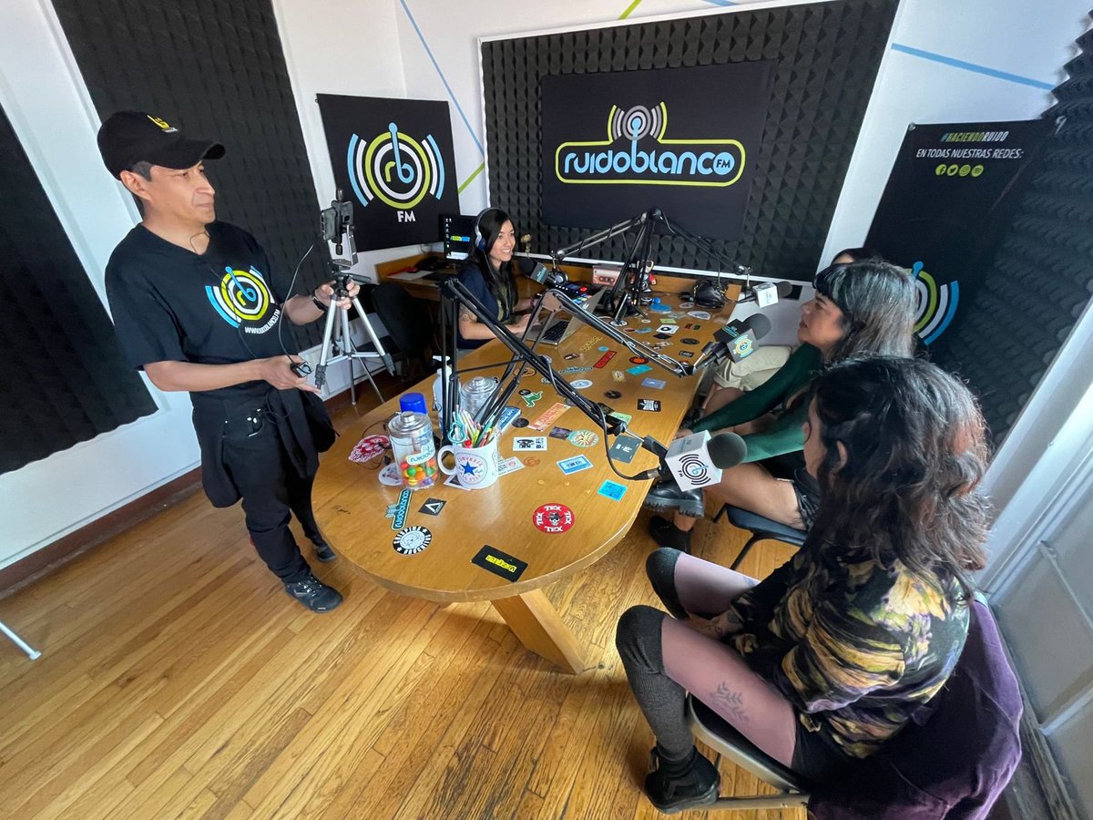 ruidoblancofm's tweet photo. Momentos de @NEPTUNAMUSIC #HaciendoRuido con @LunaOlivia promocionando su próximo EP 'Orbitando' y sus presentaciones abriendo los shows de @_Warpaint y @YYYs 🔥🤘🏼🎶 

#HaciendoRuido #Prefestejo https://t.co/z8ucHiAnha