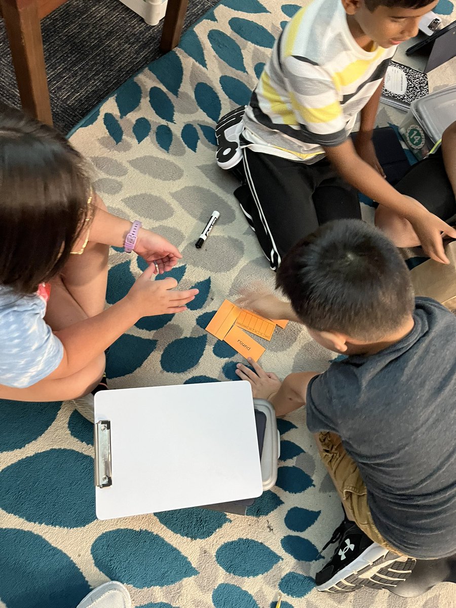 LSE_Elliott's tweet image. Introduced rounding decimals using the @lead4ward Mystery Bag strategy. Loved listening to these masterminds make show what they already know and connections between visual models, numbers and words and how they all relate! @LoneStarElem @KISDMathSquad #MathKISDMonthlyChallenge