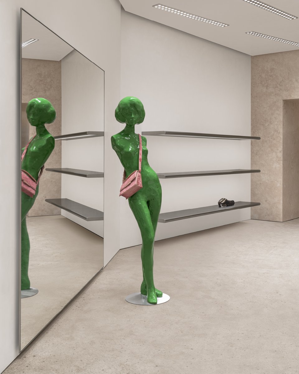 acnestudios's tweet photo. Made to appear in perpetual movement, #DanielSilver’s painted mannequins appear in #AcneStudios Shenzhen MixC Bay like installations, reflected in the space’s various mirror-clad surfaces.
Light Design by #BenoitLalloiz https://t.co/zPFgSD0D4Z