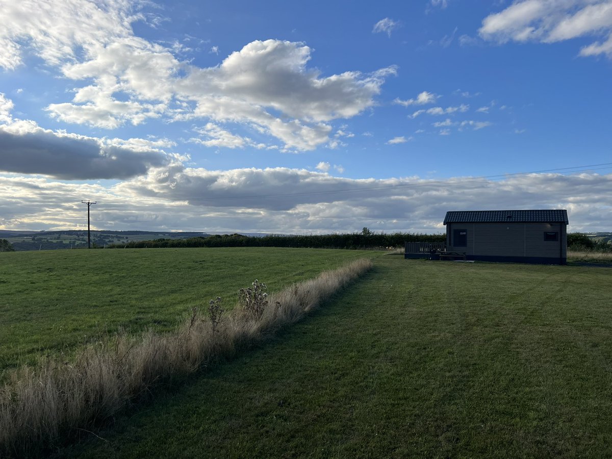 Staying in the North East tonight ready for <a href="/golf_taylor/">ThomasTaylorGolf</a> golf comp tomorrow. Not a bad view for tonight.