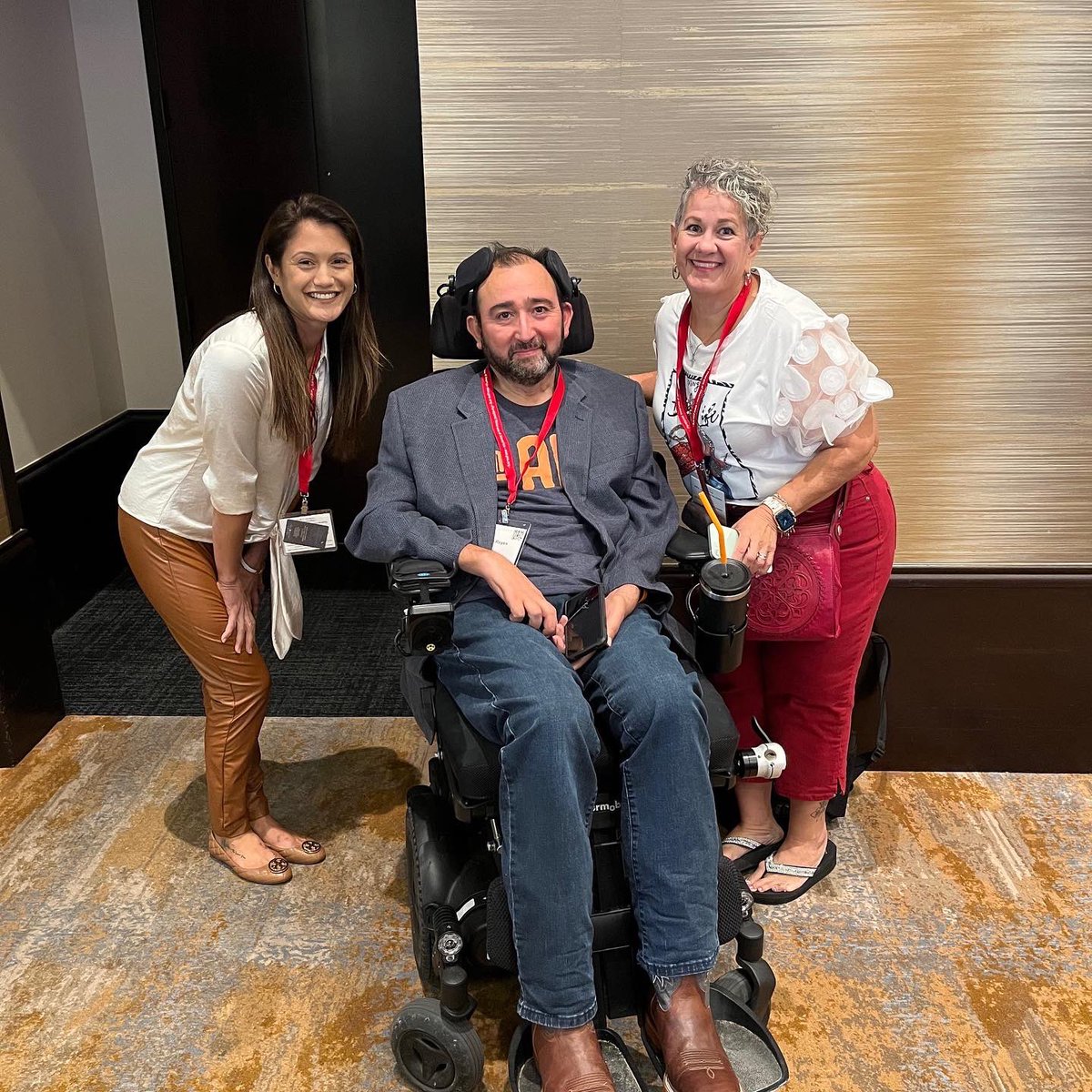 iamalsorg's tweet photo. #ALSisEverywhere and so are our advocates! We’re here at the @PVA1946 Summit sharing information about veterans living with ALS and connecting with other stakeholders to #endALS #SummitPVA
@L34506215 @jeremy_vantress @AlsDads https://t.co/QjGUtZ2aA9