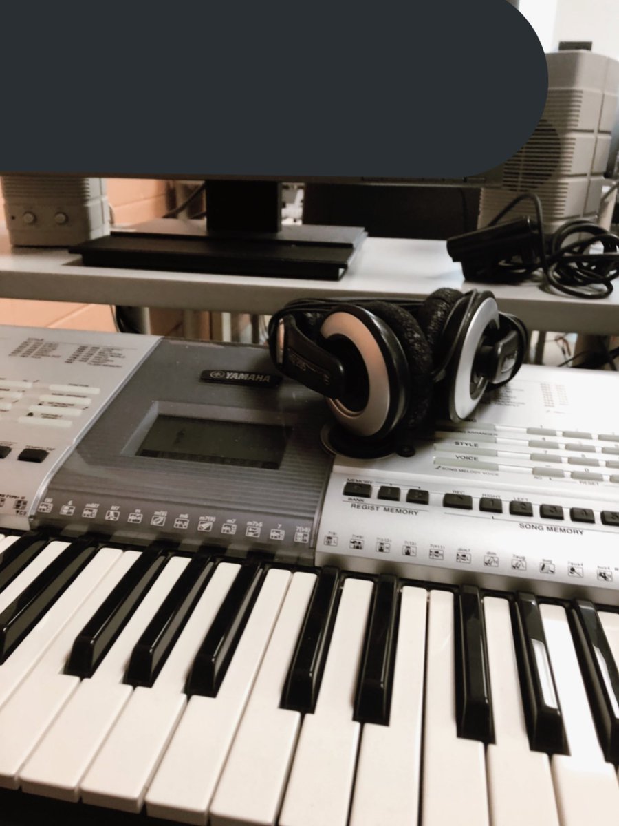 dubustudy's tweet photo. my music composition class was so fun !!! i loved it 🥰 i think it’s gonna be my fav this semester 🫶 https://t.co/TNX0vkAPVN