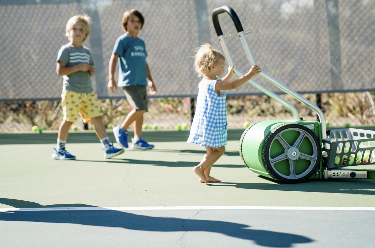 MaunaLaniHI's tweet photo. You’re never too young to try something new! Stop by our Wellness Center &amp; Tennis Club and find out more of the memorable moments the whole ‘ohana can share during your stay. 

#MaunaLaniMoments #HawaiiVacation #HawaiiTravelGuide https://t.co/WEDcREJ5Gk