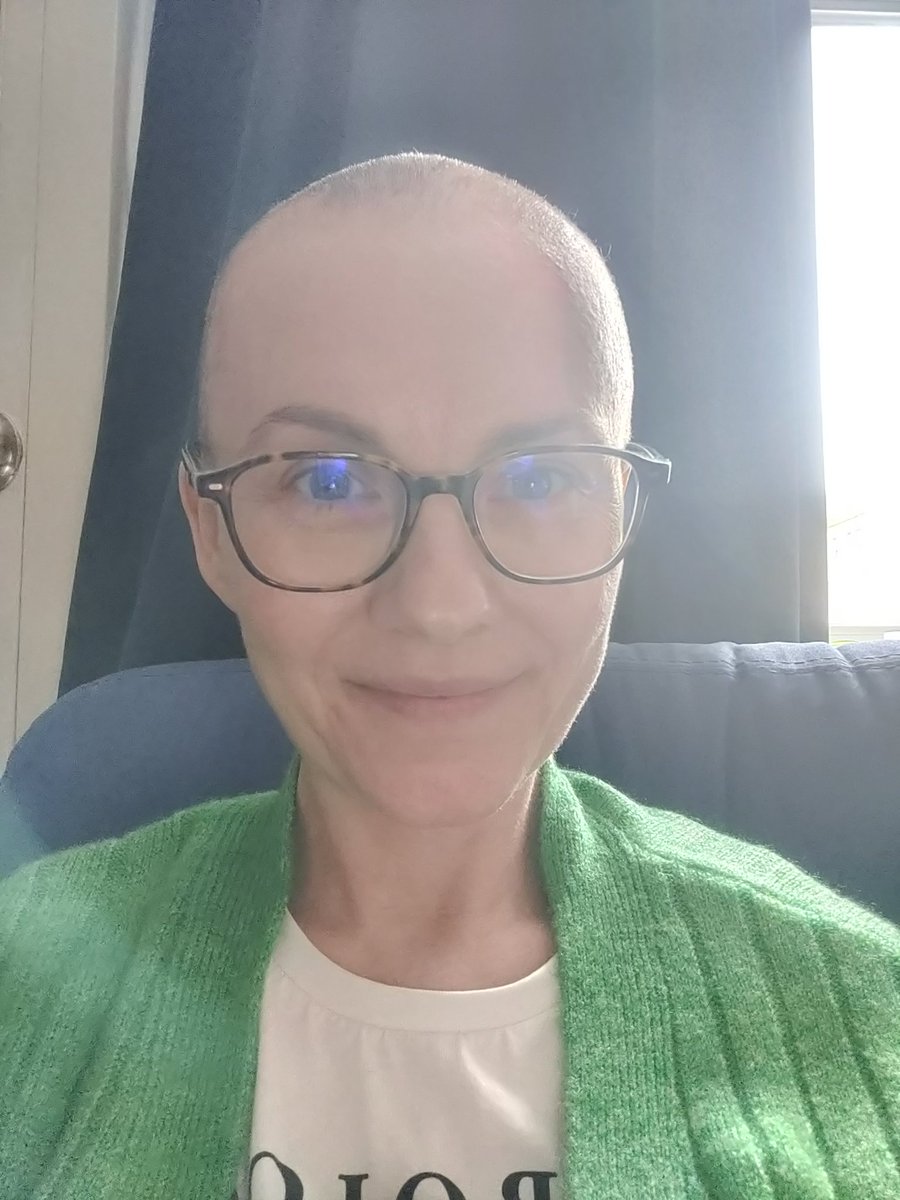 When the penny suddenly drops that your hair loss means you can just tell everyone you're such a fan girl of <a href="/LauraBaileyVO/">Laura Bailey</a> that you're merely cosplaying as Imogen 😂 <a href="/CriticalRole/">Critical Role</a> #isitthursdayyet