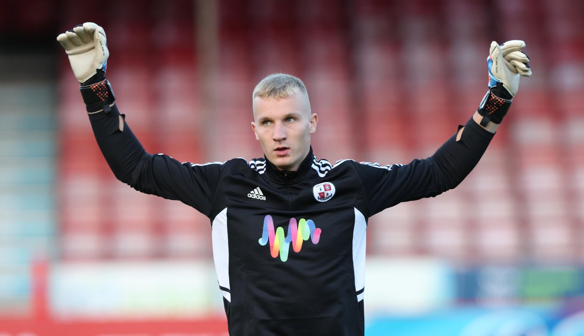 🧤 David Robson is set to make his Crawley Town debut this evening!

#TownTeamTogether🔴