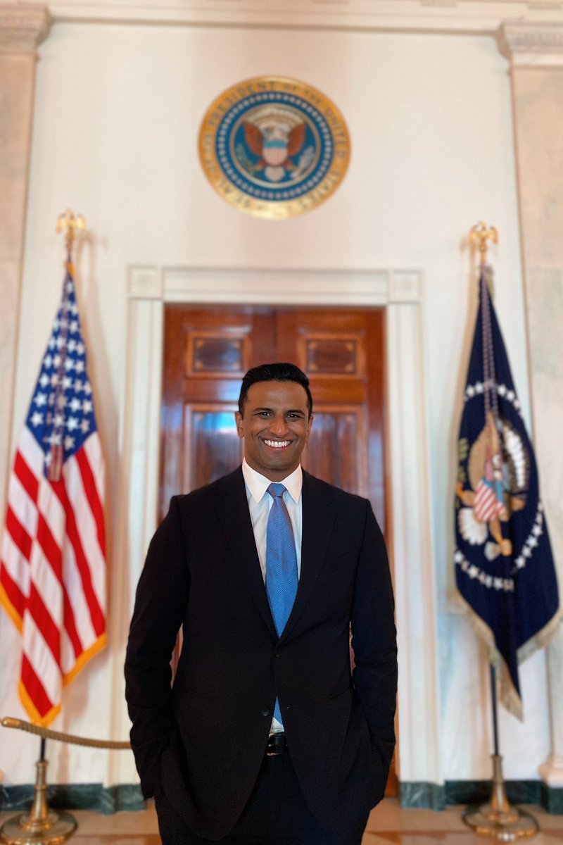 JohnPurakal's tweet photo. Truly grateful to be invited to the @WhiteHouse ๐บ๐ธto join this inspiring group of health equity leaders, discuss our work, and the challenges ahead!
Thanks to to @AlisterFMartin & the @WhiteHouseOPE46 for organizing. @drsebrooks @DrTGaryWebb @EbonyJHilton_MD @hiral4congress https://t.co/NGIKvrBIaw