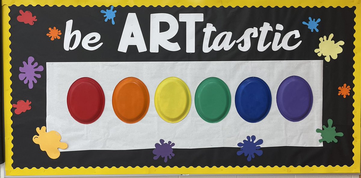 HmaxwellART's tweet photo. North Middies are going to be ARTastic this year!!!! 🎨 Bulletin board #2 done! #midviewnorth #middieartists @Principal_Gates https://t.co/MyadLOvVsE