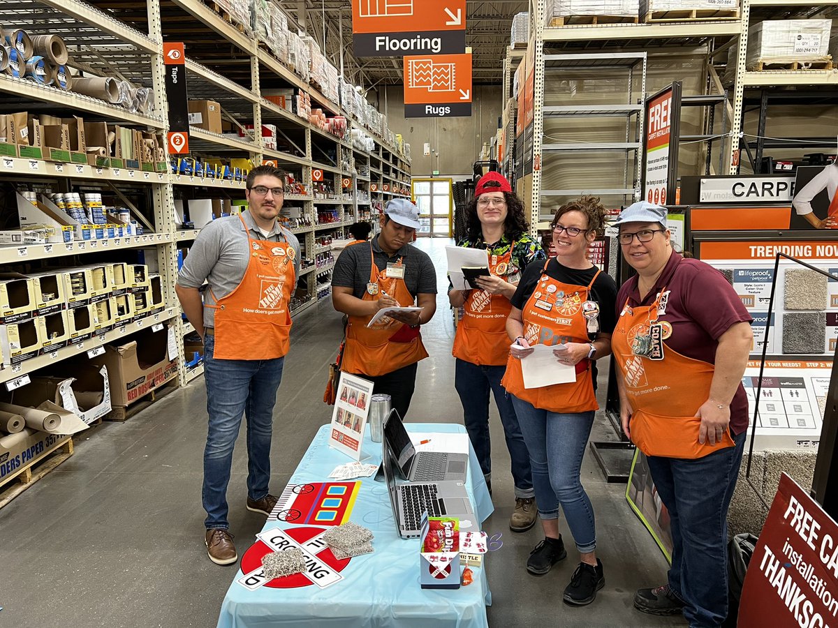 miranda_mike91's tweet photo. All Aboard!! The Services train at @THD6568 Thank you to our Service providers for helping us βtrainβ our associates! You guys are great! @L_Butler09 @RushClay @laroldan32 @tuffshed #HDMS #Statewide #Berkeys #HDIS https://t.co/UOUnMywy7p