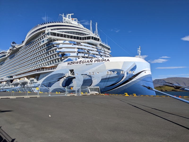 shipspassion's tweet photo. The Norwegian Prima celebrated the Art of Iceland at Reykjavik`s famed Harpa Concert Hall in a gala event as the new #NorwegianCruiseLine ship prepares for its weekend christening. The Godmother is Katy Perry who will be performing. https://t.co/TyGum4A3xY