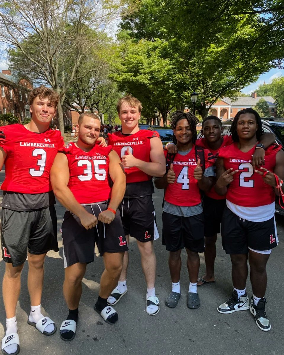 Boy Band Day! Some classic jams from New Edition, Backstreet Boys, NSYNC and more. <a href="/CoachPoeWins/">Napoleon Sykes Jr.</a> was feeling "Mr. Telephone Man!" Then the guys headed over to Bowl to help our newest II Formers move in. Good day on 2500 Main! #2500MainvsEveryone 😡