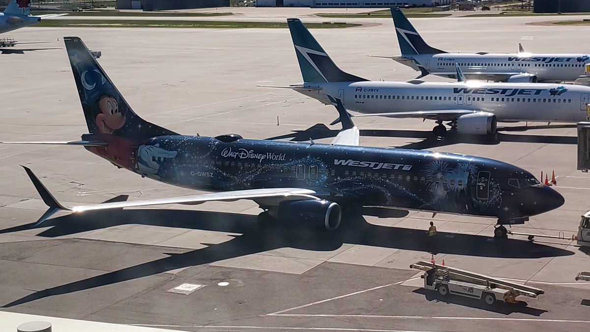 Westjet #B737 -8CT #CGWSZ CYYC