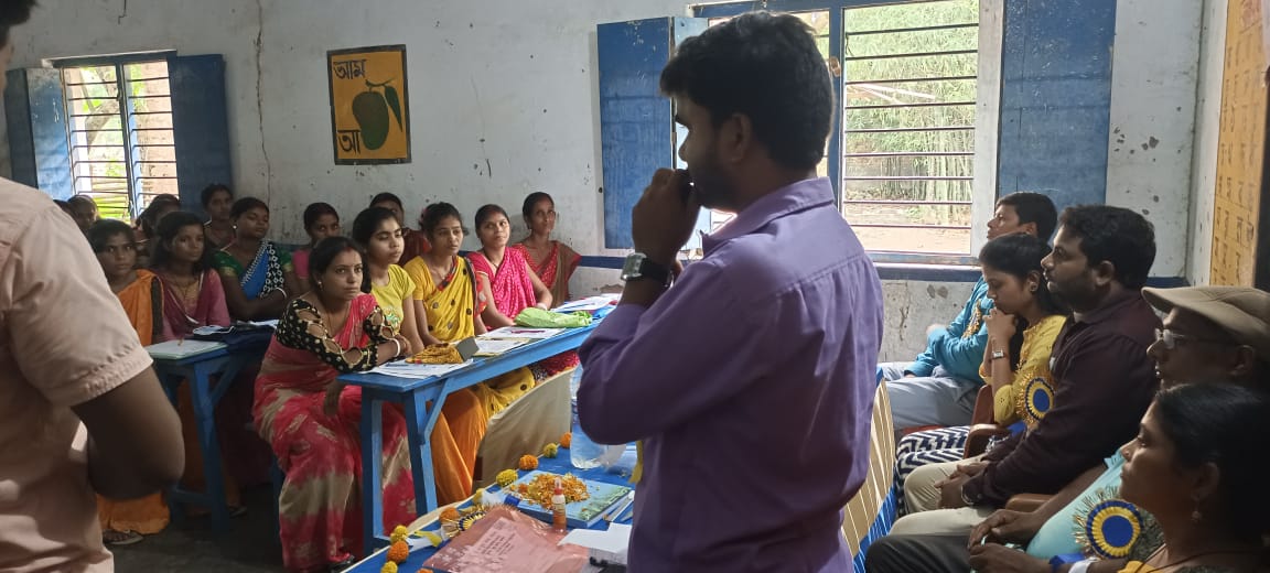 1st day (30.08.2022) village level Ganga Doot training Class Session time at Gourango tola primary school, Manikchak block.
#azadikaamritmahotsav2022 #namamigange #cleanganga 
@cleanganganmcg  @Namamigangenad1 @Nyksindia @YASMinistry @arunednyks @GangeWest @MoJSDoWRRDGR