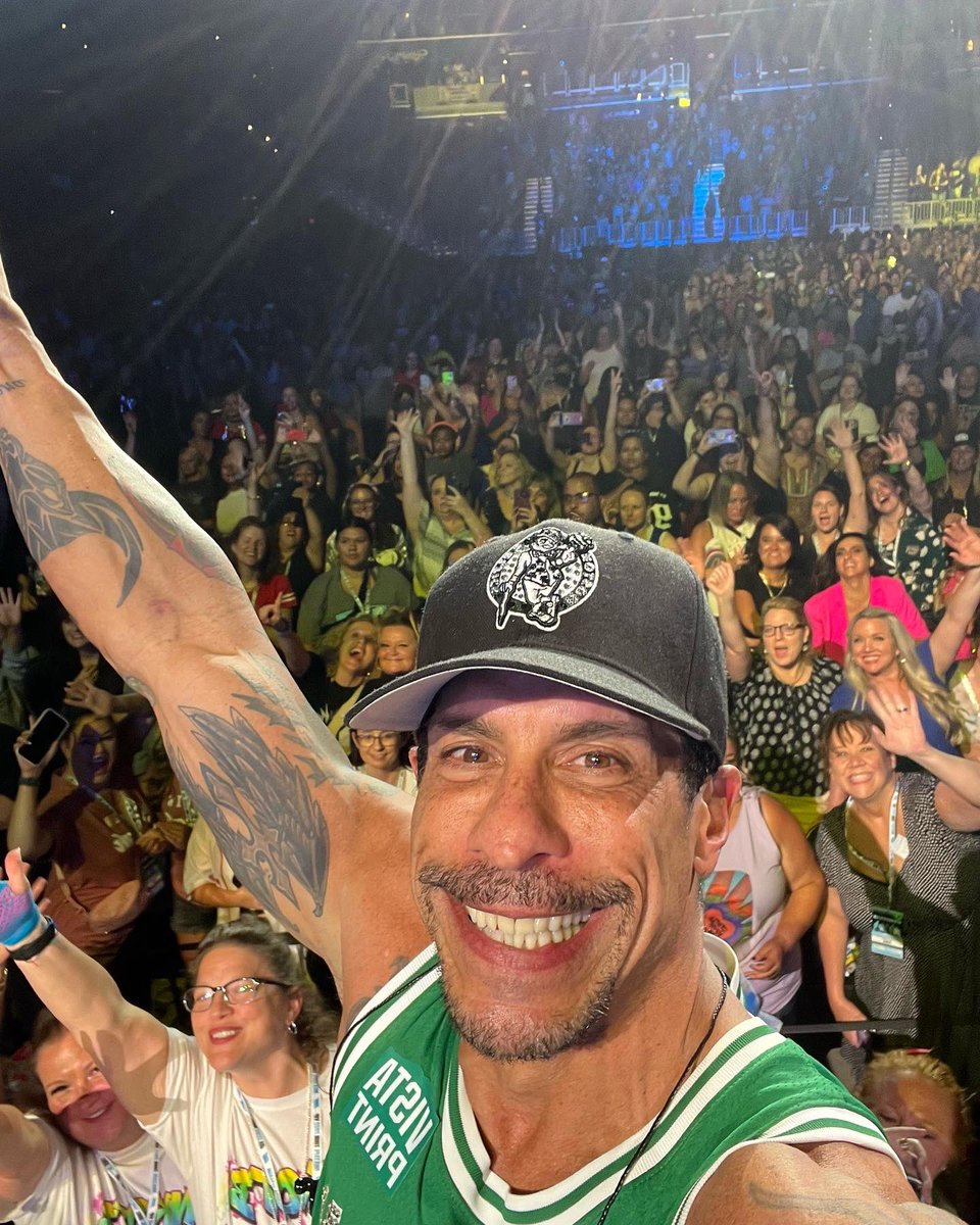 LeilaMyles's tweet photo. @Victori37856533 @theandialbin HAPPY BIRTHDAY I HOPE U HAVE AN AWESOME DAY FILLED WITH ❤️
#I❤️🔥DANNY4LIFE💋 #NAILEDIT😛
#I💗NKOTB4LIFE💋#JUSTHETIP😁
#MAYOROFMANSCAPING😂🥵
#BBTT💜⏳💃🪩🕺 #DOIT🎉🎊
#❤️🔥BLOCKHEAD4LIFE💋
#❤️BHSIS4LIFE #💜BHFAM4LIFE
#BHLOVE💟 #LOVEETERNAL💕
#NKOTB🛳️💘📸🏖️🍝🌶️🍕🍸💋 https://t.co/jrvIcaZ81F