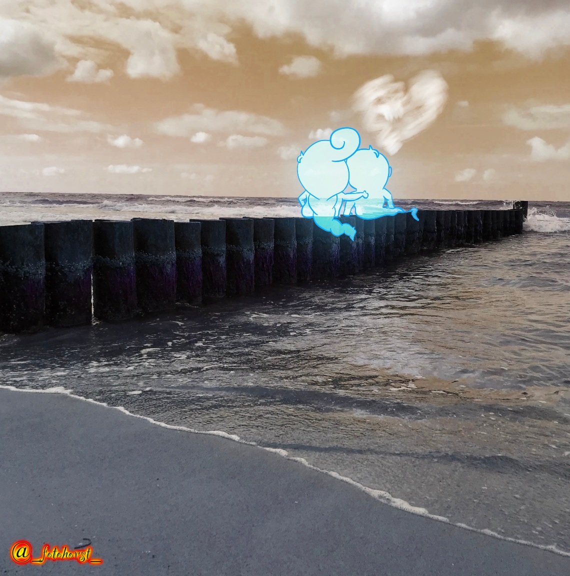 _FotoHorst_'s tweet photo. #OneDrawingADayForAYear
#OneDrawingADayForever
03-241
#aughost - #love
Love is: Together at the beach, during sunset.
@TheRealAuGHOST
#AuGhost2022
#KleineKunstKlasse
#MixedMedia https://t.co/wNkQgKO1Ua