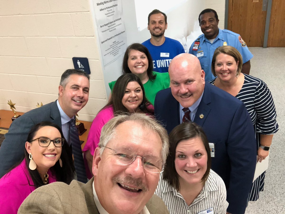 UnitedWayCG's tweet photo. George, our President and CEO, is all about the #USies! Our team is in Houston County today to kick off the @houstoncountysd annual campaign! We're #united in or mission to get students reading on grade level! π π https://t.co/FnblKkr4Lf