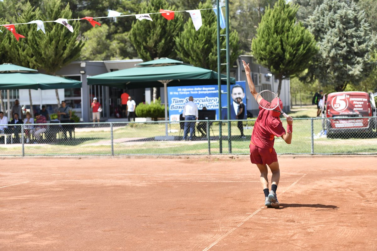 saricambel's tweet photo. Sarıçam Belediyesi olarak ana sponsorluğunu üstlendiğimiz ve 2 Eylül’e kadar devam edecek “30 Ağustos Zafer Bayramı 16 Yaş Türkiye Tenis Şampiyonası’’nın açılışını gerçekleştirdik. 🥎🏸

#SporKentiSarıçam 
#SarıçamBelediyesi https://t.co/BMeibjXdiP
