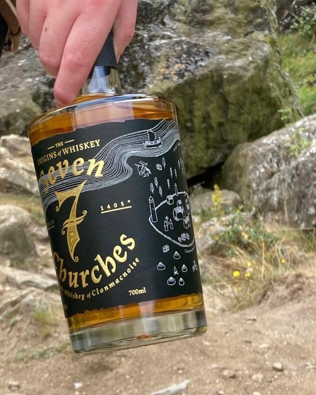 IrishWhiskeyLAD's tweet photo. RT @SevenChurches_: #sevenchurcheswhiskey π₯
#irishwhiskey #clonmacnoise #whiskey #ireland #irishpub #whiskeybusiness #whisky #sevenchurches #irish #whiskeygram #sevenchurcheswhiskey #sevenchurchesirishwhiskey #theoriginsofwhiskey https://t.co/OTuhoM8bz6