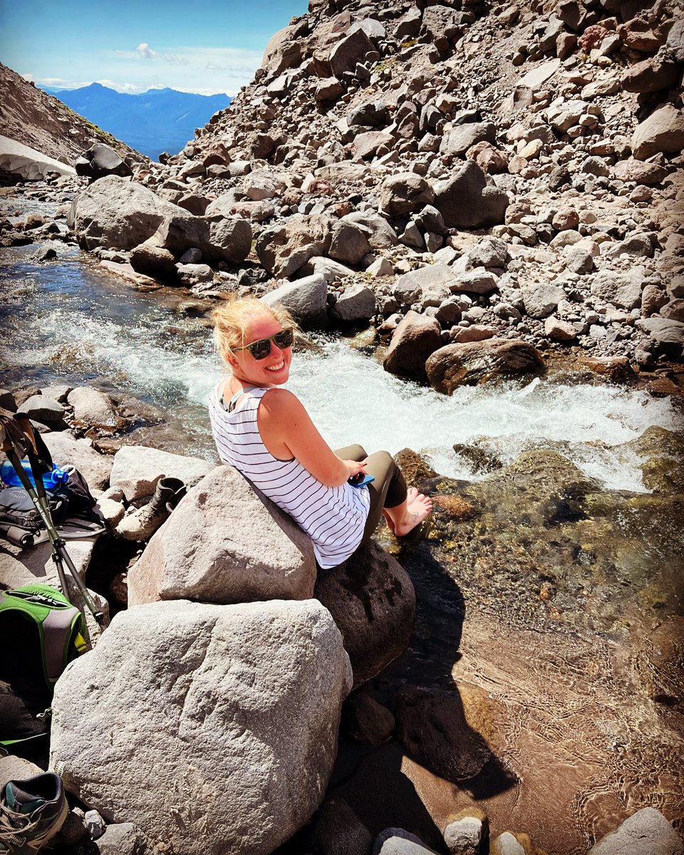 AbeliReviews's tweet photo. After a long hike with some good inclines, nothing feels better than putting your feet in some cold glacier water! The views were pretty incredible as well! #hiking #mountrainier #glacierwater #icecold #amazingviews #hikemore #pnw #pnwwonderland #washingtonexplored #timetocooloff https://t.co/ZoFvPgAN3J