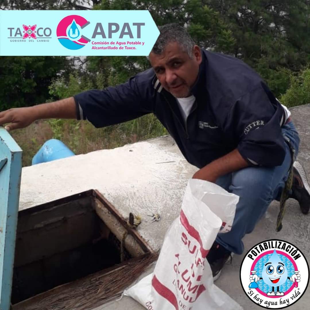 TrechoInforma's tweet photo. TAXCO | "Se realiza la #Cloración del Tanque ubicado en el Cristo Monumental, vertiendo 4Kg de Hipoclorito de Calcio en su interior": CAPAT 2021-2024.
#GobiernoDelCambio #Capat2124 #Taxco #Servicios #CAPAT #Potabilizacion https://t.co/MHiqYNPgOb