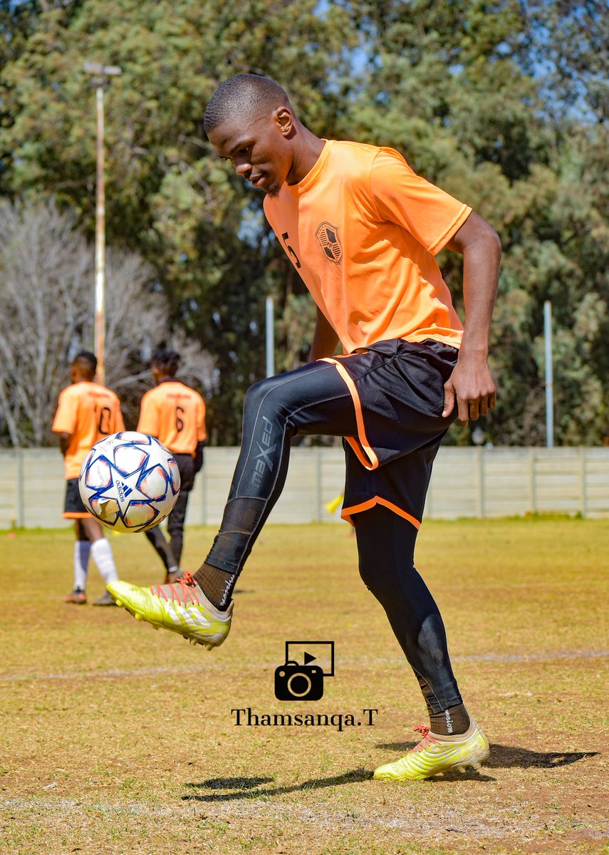 thamster7's tweet photo. The Basics.
@BlackPoisonFc center back, Phakamani Magavu. #ThamsanqaTPhotography
#Haliphirimi #ChefuOmnyama #Vamospoison #ChefuUyabulala #SSSFC #BlackPoisonTrainingDay #TrainingDay #footballtraining https://t.co/iKJBkrtvaM