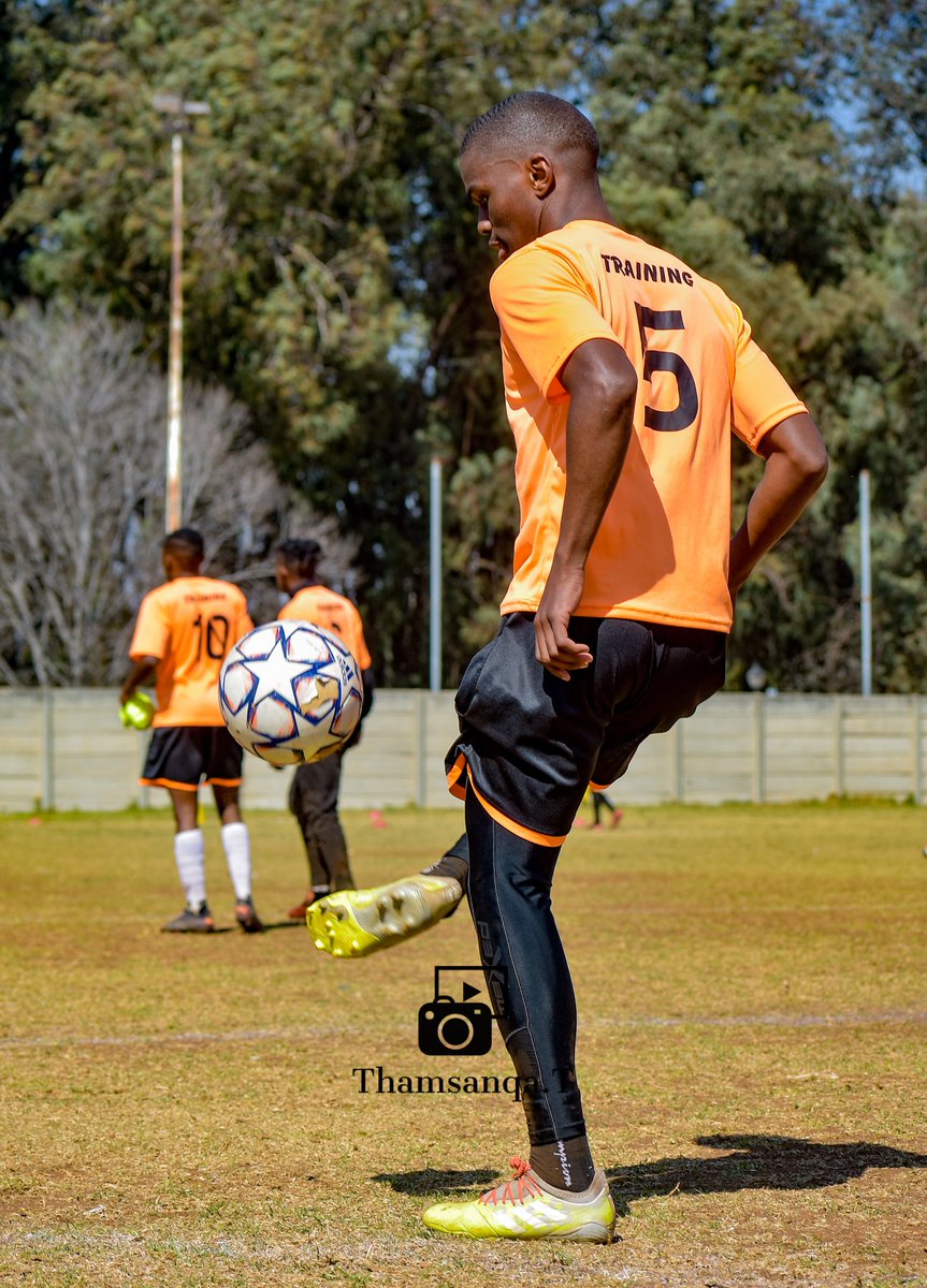 thamster7's tweet photo. The Basics.
@BlackPoisonFc center back, Phakamani Magavu. #ThamsanqaTPhotography
#Haliphirimi #ChefuOmnyama #Vamospoison #ChefuUyabulala #SSSFC #BlackPoisonTrainingDay #TrainingDay #footballtraining https://t.co/iKJBkrtvaM