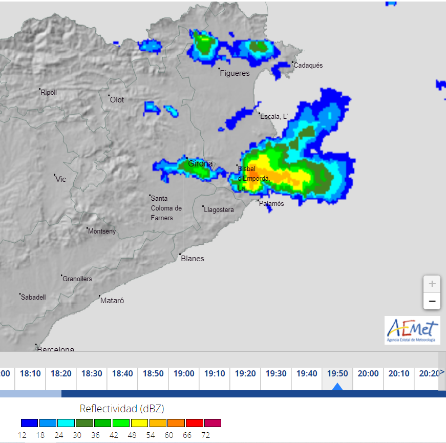 Brutal! La supercélula que acaba de pasar por el este de la provincia de Gerona, por el entorno de la Bisbal d'Empordà, es de lo más salvaje que hemos visto en mucho tiempo.

Granizos de al menos 10cm de diámetro. El radar detectaba topes próximos a 20km de altura en ese momento.