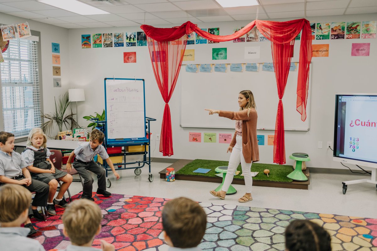 UMSWright's tweet photo. Lower School Spanish Enrichment | Did you know UMS-Wright students begin taking foreign language classes in K3? 

Today, Señora Palomo and her 2nd grade Spanish students had an interactive learning lesson while singing and dancing in Español! https://t.co/vLIGP2ptSc