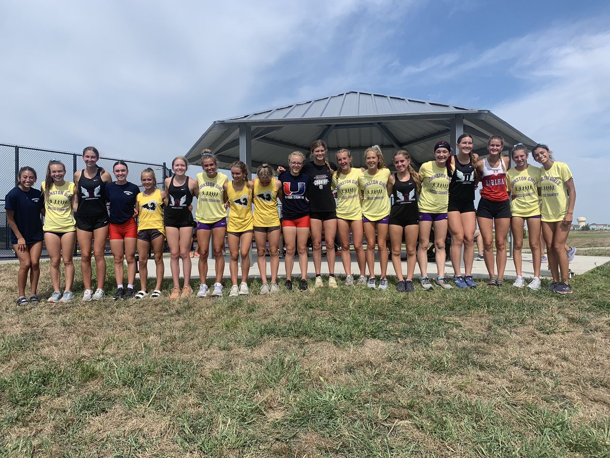 The Dragon (Mid-Morning) Twilight Invitational was a success! The Dragons took the Team and Individual Title! Congratulations to @OliviaVerde2 on her 🥇win! Freshman Alyx Woodley, @Micah_Fitz08, Audrey Dummermuth and Sophomore @sullivanmorgann all placed in the top 10! #GoDragons